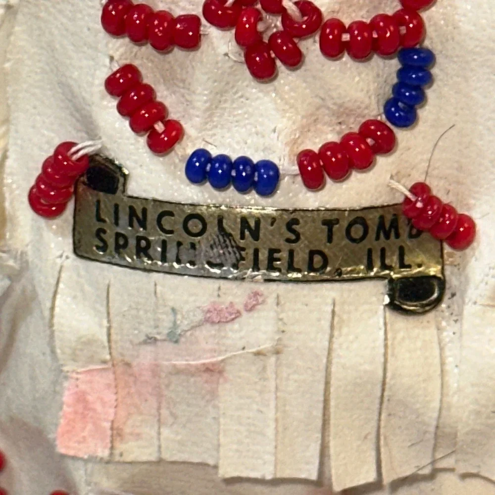 Vintage Lincolns Tomb Springfield Illinois Souvenir Doll Beaded Fringe 7 inch
